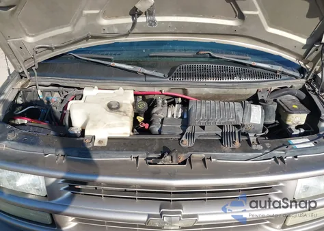 2002 Chevrolet Express G1500 from USA, damaged, VIN 1GNFG65R221141060